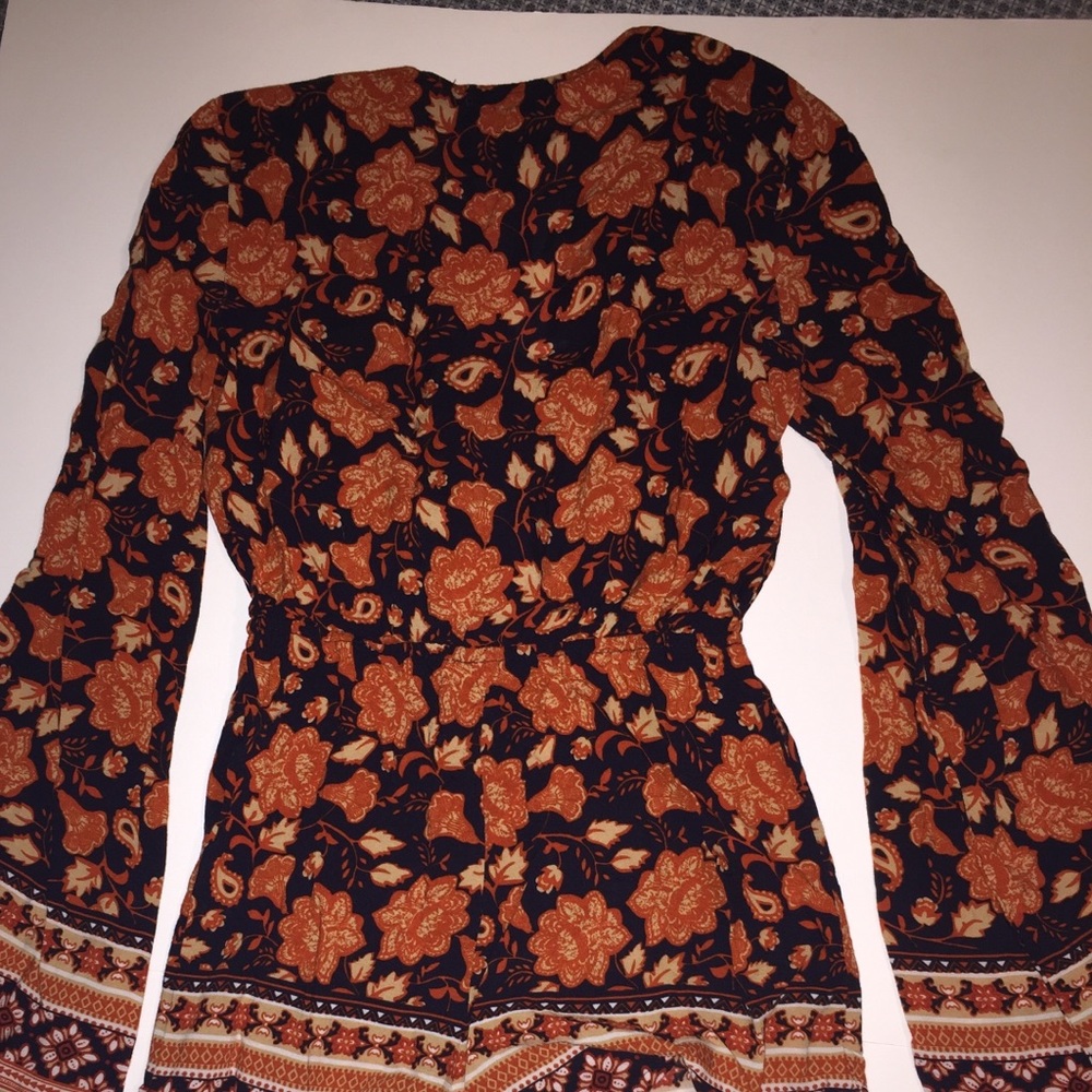 Floral romper jumpsuit size S under $10